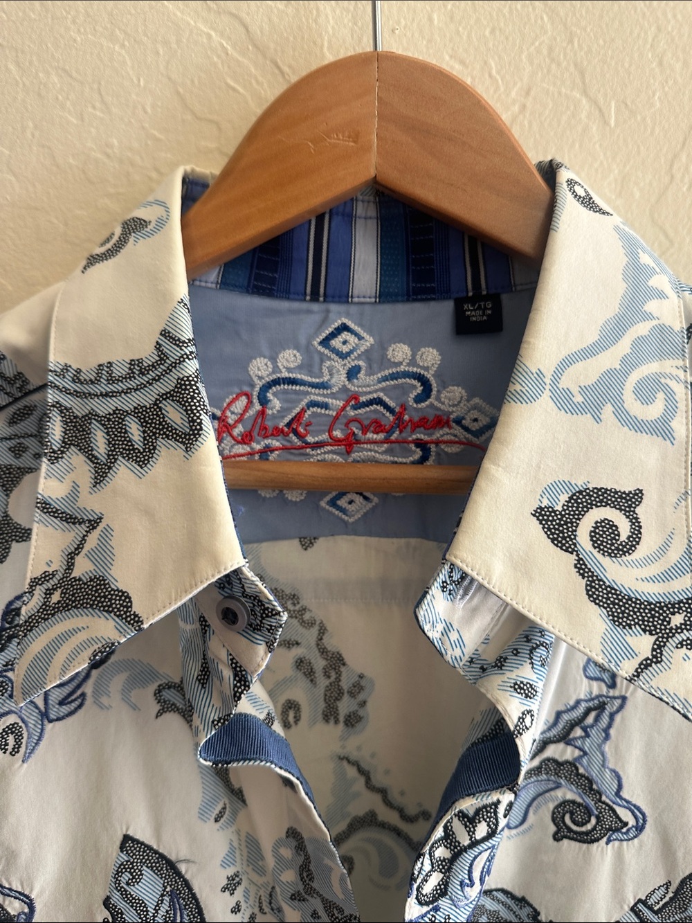Robert Graham White and Blue Paisley-Print Button-Down Shirt